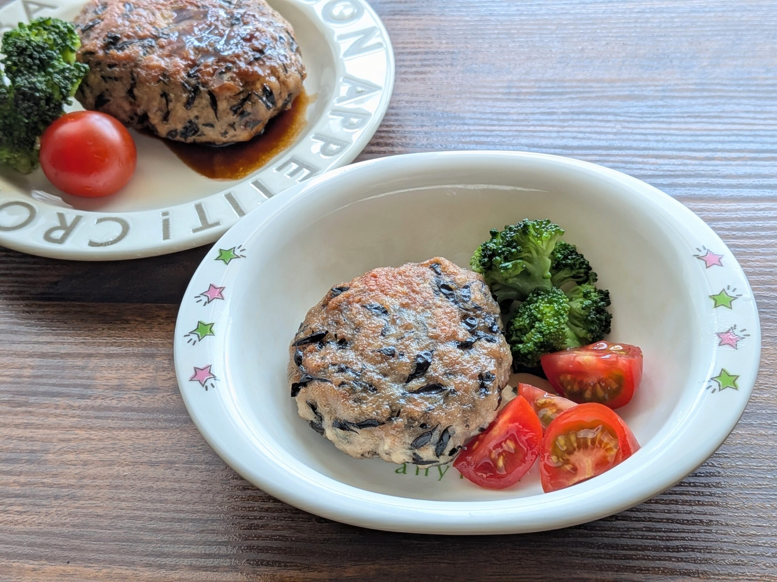 鶏ひき肉とひじきのふんわりハンバーグ