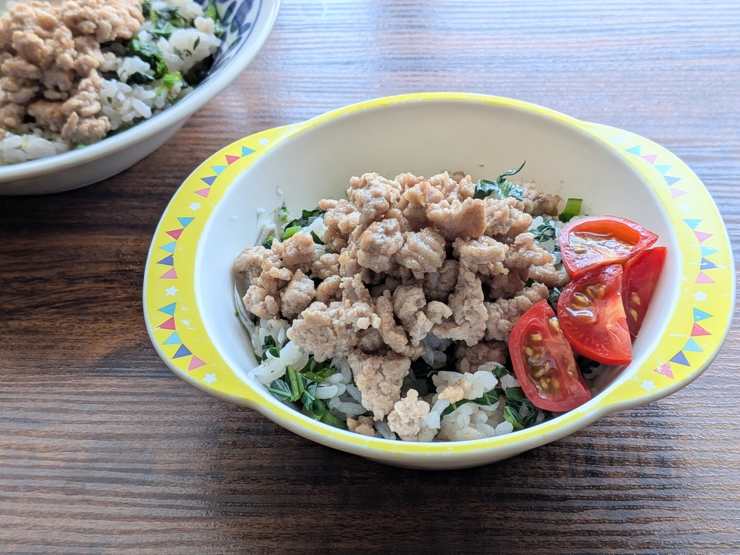 鶏そぼろ×しらす×小松菜の混ぜご飯丼